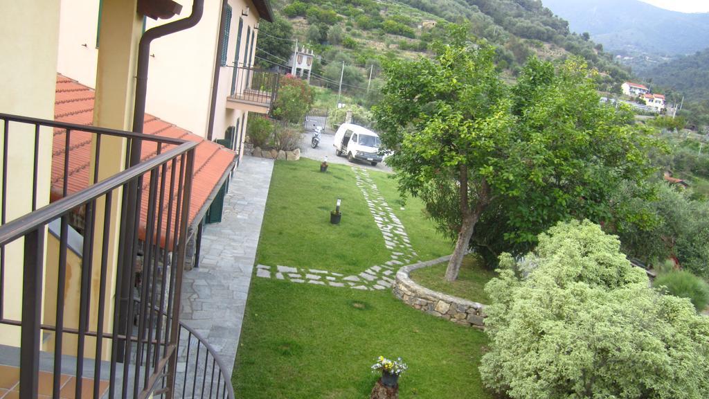 Agriturismo Turlin Vallebona ภายนอก รูปภาพ